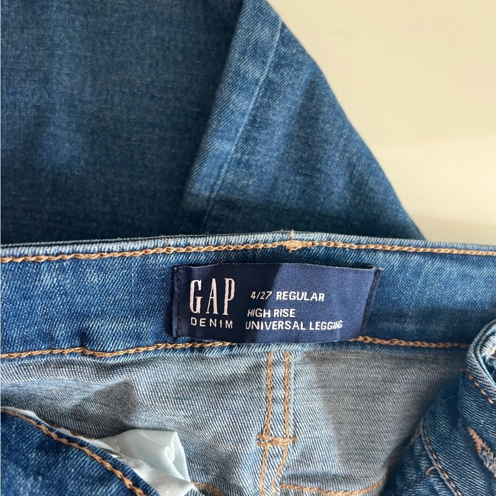GAP High Rise Blue Distressed Jeans - Picture 6 of 6